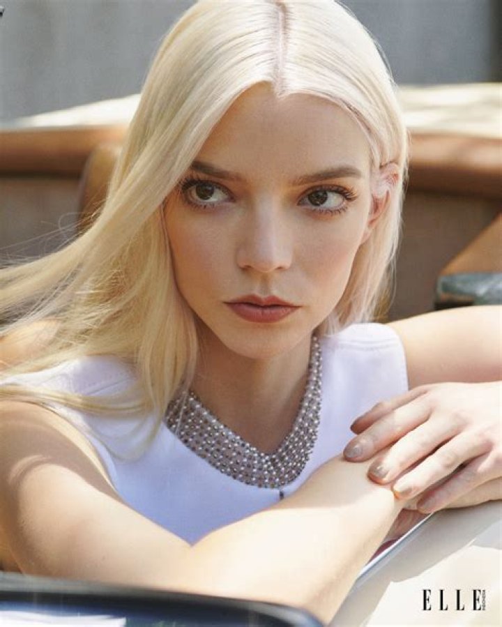 Anya Taylor-Joy Photos Of The Queens Gambit Actress Hollywood Life |