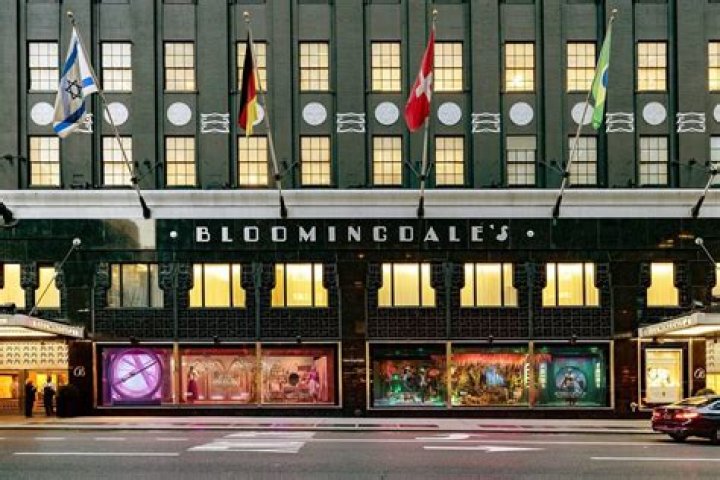 Bloomingdales Holiday Hours Open & Close |